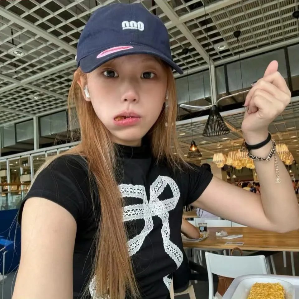 伊朗三面戏剧人生